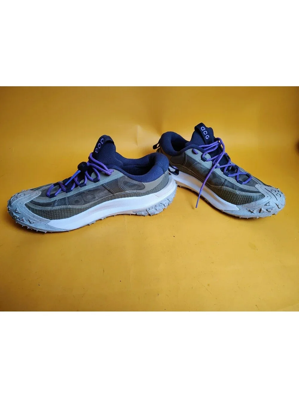 Nike ACG Mountain Fly 2 Low Gridiron Action Grape DV7903-200 Men's Size 9 Used